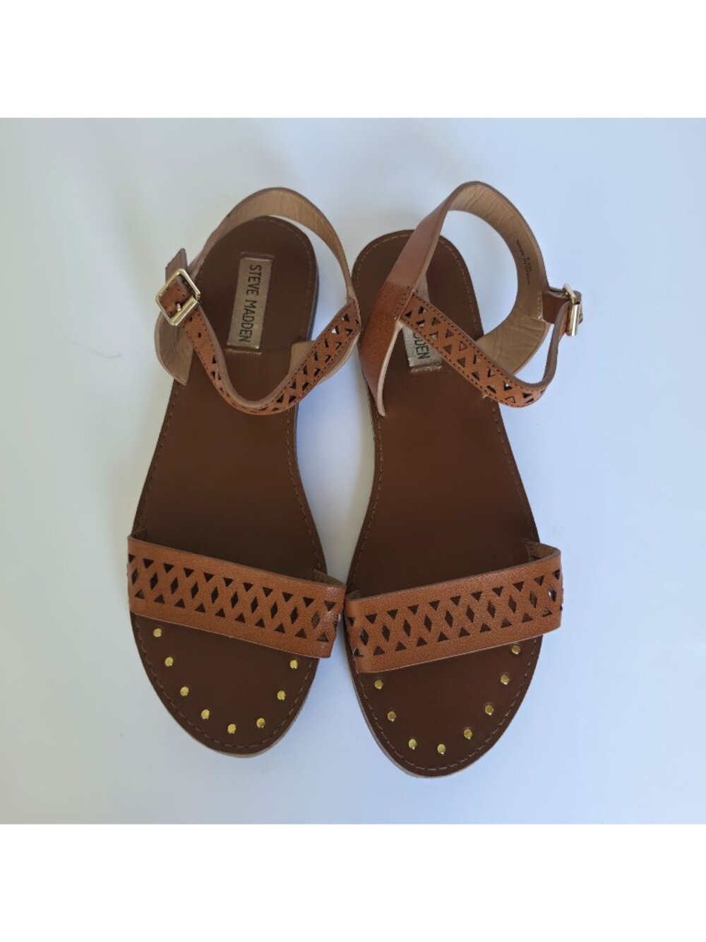 Steve Madden Brown Flat Sandals Laser Cut Studded Vacation Boho Summer. Sz 9.5M